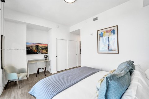 Condominio en alquiler en Miami Beach, Florida, 2 dormitorios № 2012795 - foto 9