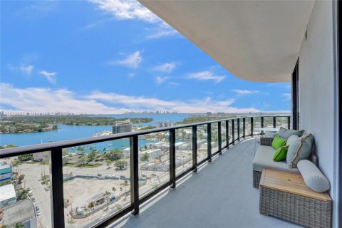 Condominio en alquiler en Miami Beach, Florida, 2 dormitorios № 2012795 - foto 19