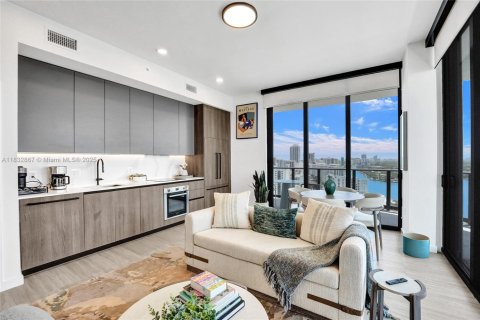 Condominio en alquiler en Miami Beach, Florida, 2 dormitorios № 2012795 - foto 4