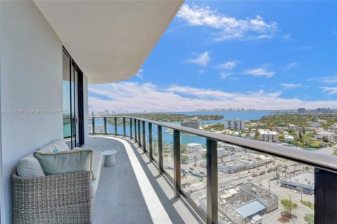 Condominio en alquiler en Miami Beach, Florida, 2 dormitorios № 2012795 - foto 21