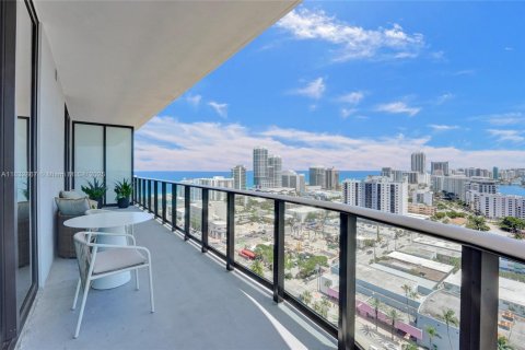 Condominio en alquiler en Miami Beach, Florida, 2 dormitorios № 2012795 - foto 18