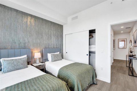 Condominio en alquiler en Miami Beach, Florida, 2 dormitorios № 2012795 - foto 13