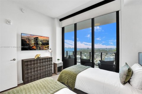 Condominio en alquiler en Miami Beach, Florida, 2 dormitorios № 2012795 - foto 12