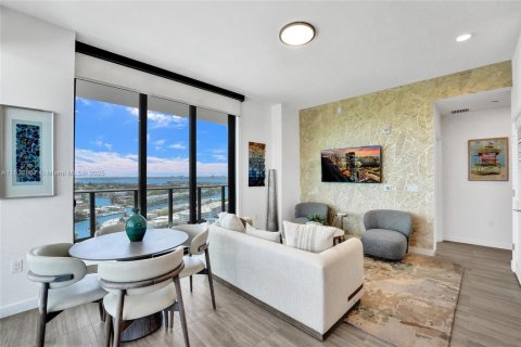 Condominio en alquiler en Miami Beach, Florida, 2 dormitorios № 2012795 - foto 2