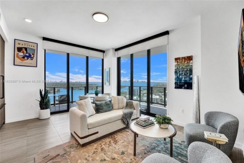 Condominio en alquiler en Miami Beach, Florida, 2 dormitorios № 2012795 - foto 5