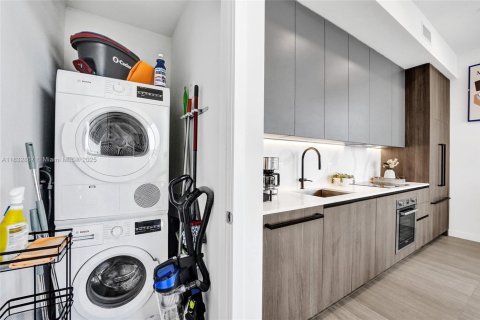 Condominio en alquiler en Miami Beach, Florida, 2 dormitorios № 2012795 - foto 27