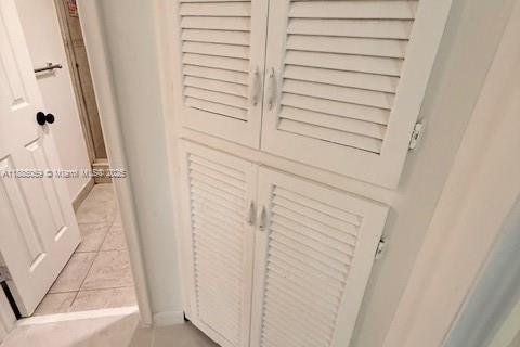 Condo in Oakland Park, Florida, 2 bedrooms  № 1930530 - photo 23