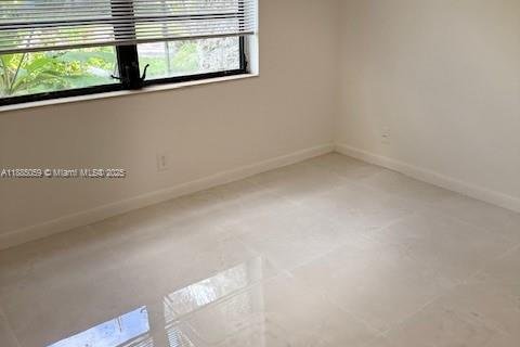 Condo in Oakland Park, Florida, 2 bedrooms  № 1930530 - photo 8