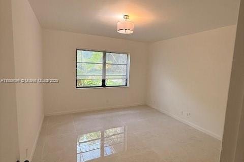 Condo in Oakland Park, Florida, 2 bedrooms  № 1930530 - photo 14