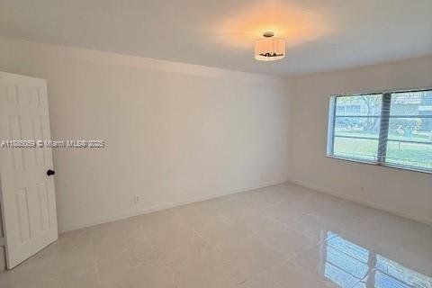 Condo in Oakland Park, Florida, 2 bedrooms  № 1930530 - photo 11