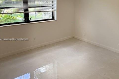 Condo in Oakland Park, Florida, 2 bedrooms  № 1930530 - photo 7