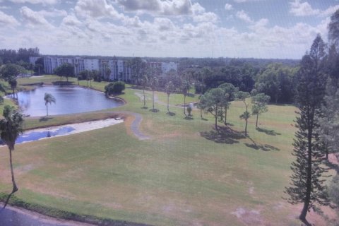 Condo in Lake Worth, Florida, 2 bedrooms  № 1132876 - photo 1