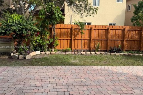 Villa ou maison à louer à Cutler Bay, Floride: 5 chambres, 266.54 m2 № 1998050 - photo 20