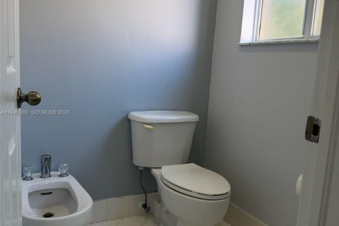 Villa ou maison à louer à Cutler Bay, Floride: 5 chambres, 266.54 m2 № 1998050 - photo 12