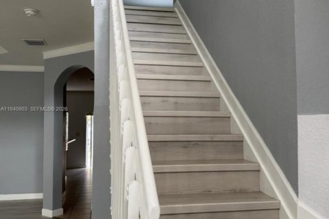 Villa ou maison à louer à Cutler Bay, Floride: 5 chambres, 266.54 m2 № 1998050 - photo 3