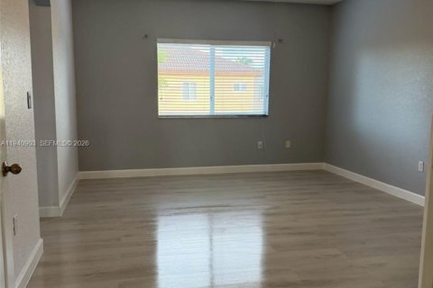 Villa ou maison à louer à Cutler Bay, Floride: 5 chambres, 266.54 m2 № 1998050 - photo 10