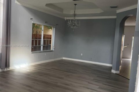 Villa ou maison à louer à Cutler Bay, Floride: 5 chambres, 266.54 m2 № 1998050 - photo 8