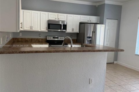 Villa ou maison à louer à Cutler Bay, Floride: 5 chambres, 266.54 m2 № 1998050 - photo 6