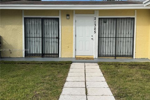 Villa ou maison à Miami Gardens, Floride 2 chambres, 84.73 m2 № 2432548