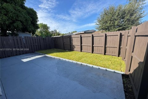 Villa ou maison à vendre à Miami Gardens, Floride: 2 chambres, 84.73 m2 № 2432548 - photo 12