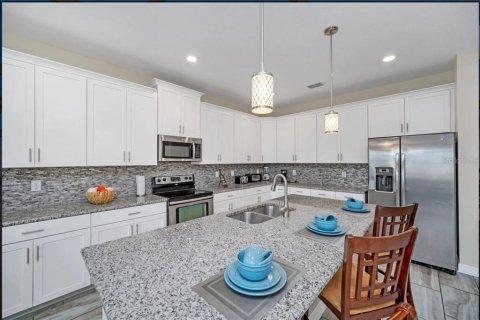 Casa en venta en Four Corners, Florida, 6 dormitorios, 305.74 m2 № 1837968 - foto 9