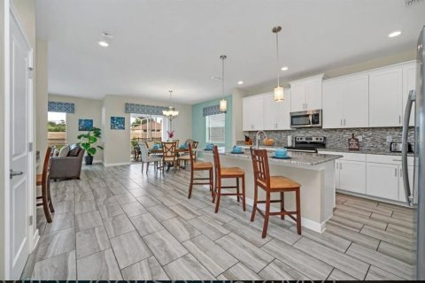 Casa en venta en Four Corners, Florida, 6 dormitorios, 305.74 m2 № 1837968 - foto 4