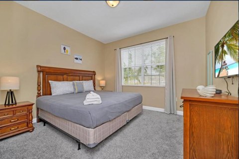 Casa en venta en Four Corners, Florida, 6 dormitorios, 305.74 m2 № 1837968 - foto 15