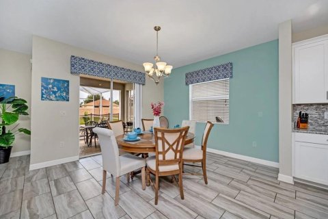Casa en venta en Four Corners, Florida, 6 dormitorios, 305.74 m2 № 1837968 - foto 11