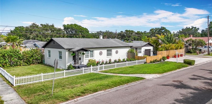 Casa en Saint Petersburg, Florida 3 dormitorios, 154.22 m2 № 1743368