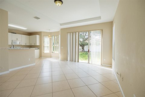 Villa ou maison à louer à Homestead, Floride: 5 chambres, 232.26 m2 № 1966803 - photo 15