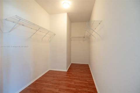 Villa ou maison à louer à Homestead, Floride: 5 chambres, 232.26 m2 № 1966803 - photo 26