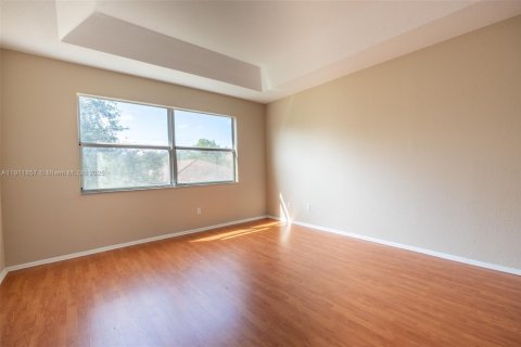 Villa ou maison à louer à Homestead, Floride: 5 chambres, 232.26 m2 № 1966803 - photo 22