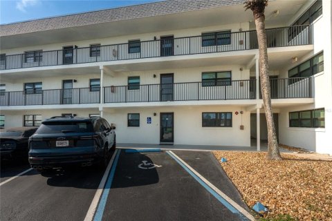 Condo in Ormond Beach, Florida, 2 bedrooms  № 2277561