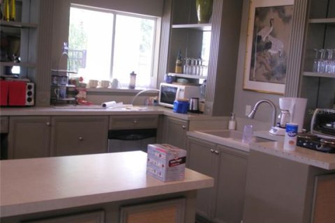 Condo in Sarasota, Florida, 1 bedroom  № 1781031 - photo 15