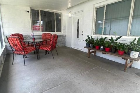 House in Pinellas Park, Florida 2 bedrooms, 134.15 sq.m. № 1803793 - photo 16