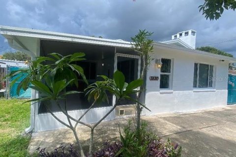 House in Pinellas Park, Florida 2 bedrooms, 134.15 sq.m. № 1803793 - photo 4