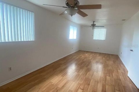 House in Pinellas Park, Florida 2 bedrooms, 134.15 sq.m. № 1803793 - photo 17