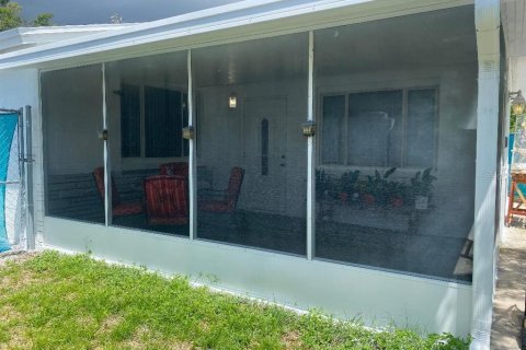 House in Pinellas Park, Florida 2 bedrooms, 134.15 sq.m. № 1803793 - photo 5
