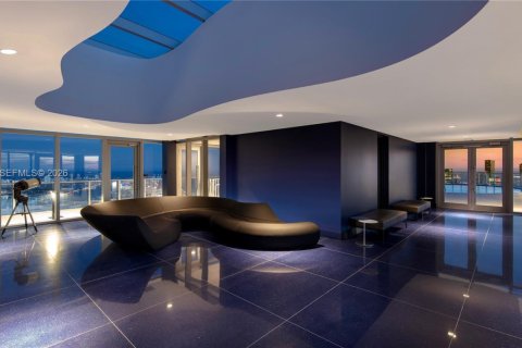 Condo in Miami, Florida, 1 bedroom № 2049995 - photo 23