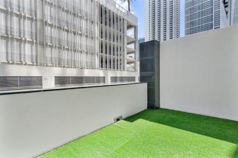 Condo in Miami, Florida, 1 bedroom № 2049995 - photo 13