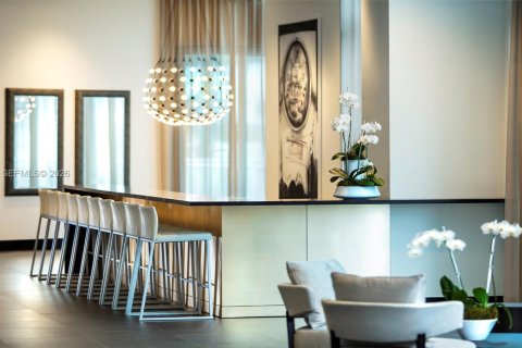 Condo in Miami, Florida, 1 bedroom № 2049995 - photo 30