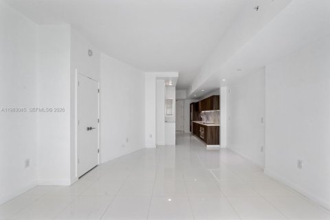 Condo in Miami, Florida, 1 bedroom № 2049995 - photo 9