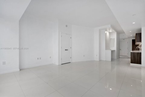 Condo in Miami, Florida, 1 bedroom № 2049995 - photo 8