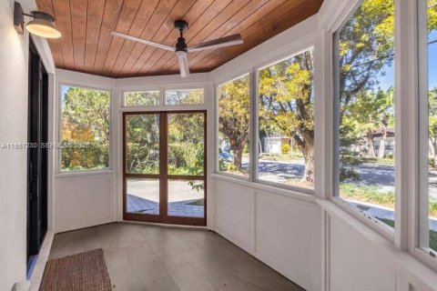Villa ou maison à vendre à Miami, Floride: 4 chambres, 370.49 m2 № 2024267 - photo 6