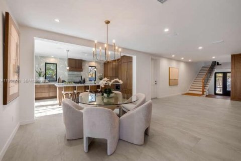 Villa ou maison à vendre à Miami, Floride: 4 chambres, 370.49 m2 № 2024267 - photo 22