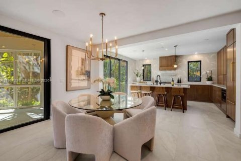 Villa ou maison à vendre à Miami, Floride: 4 chambres, 370.49 m2 № 2024267 - photo 28