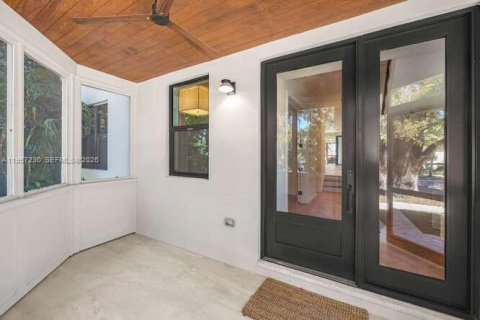 Villa ou maison à vendre à Miami, Floride: 4 chambres, 370.49 m2 № 2024267 - photo 7