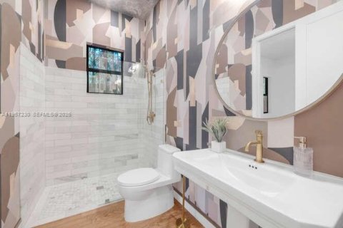 Villa ou maison à vendre à Miami, Floride: 4 chambres, 370.49 m2 № 2024267 - photo 13