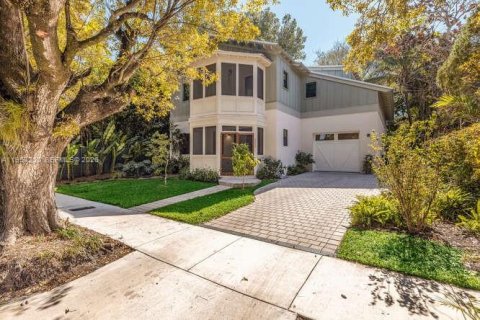Villa ou maison à vendre à Miami, Floride: 4 chambres, 370.49 m2 № 2024267 - photo 2