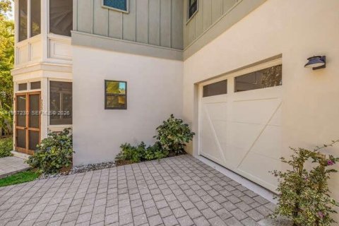 Villa ou maison à vendre à Miami, Floride: 4 chambres, 370.49 m2 № 2024267 - photo 5